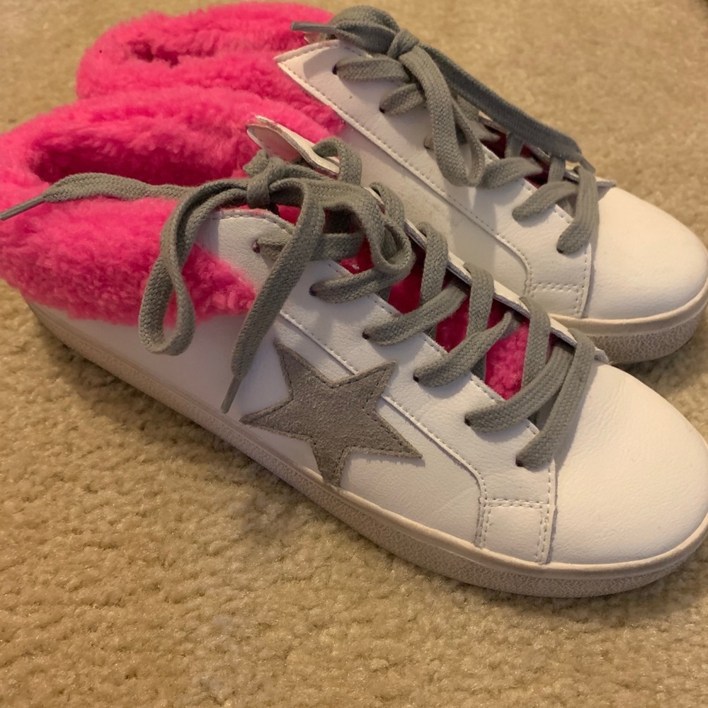 Steve Madden “Peters” Star Shoe